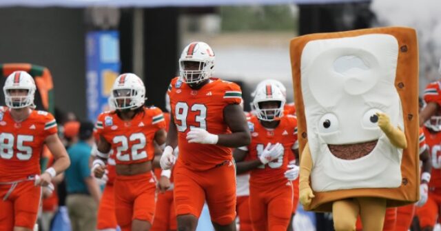 video:-miami-hurricanes-players-fight-each-other-on-sideline-during-pop-tarts-bowl