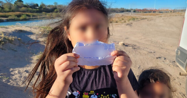 smugglers-abandon-two-little-girls-after-crossing-border-into-texas