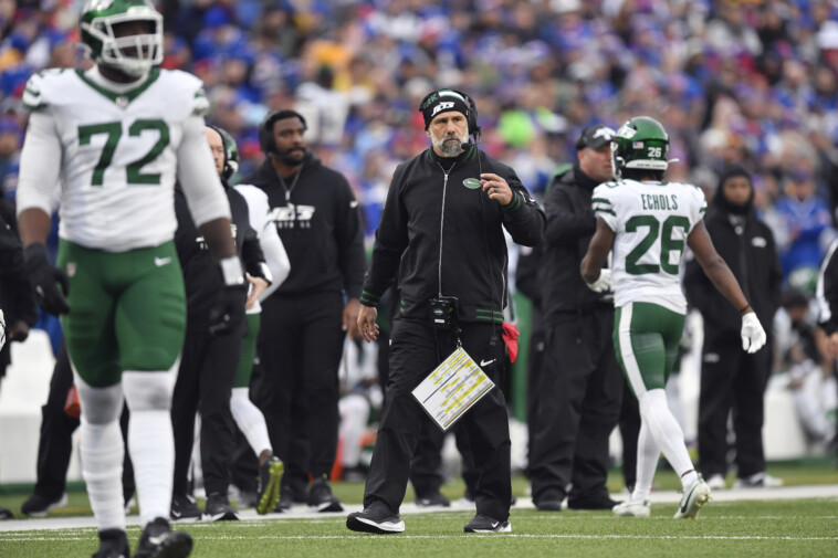 jets-commit-16-penalties-for-first-time-in-six-years-during-lopsided-loss-to-bills