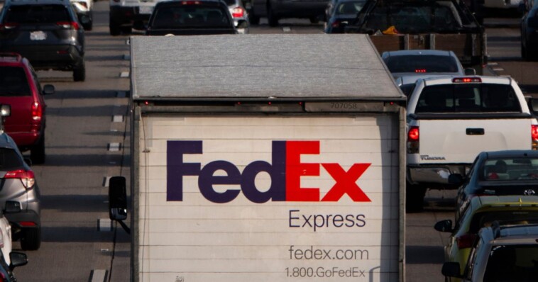 fedex-driver-arrested-after-scheme-to-avoid-working-late-collapses