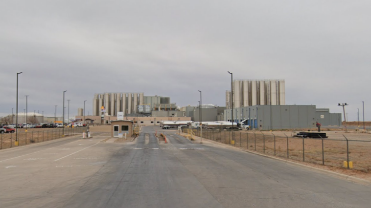 20-cheese-factory-workers-injured-after-chemical-spill-at-new-mexico-factory-releases-toxic-gas:-police