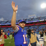 bills-qb-josh-allen-to-play-briefly-vs.-patriots-to-keep-consecutive-starts-streak-going