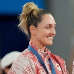 tennis-star-gabriela-dabrowski-reveals-she-played-in-wimbledon,-olympics-while-battling-breast-cancer