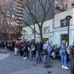 selfie-obsessed-tourists-create-roosevelt-island-tram-jam:-‘horrible,-horrible!’