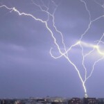 lightning-strikes-us.-capitol-building-as-america-rings-in-2025:-a-perfect-finale-to-another-tumultuous-year-under-joe-biden