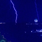 watch:-lightning-strikes-capitol-dome-on-new-year’s-eve