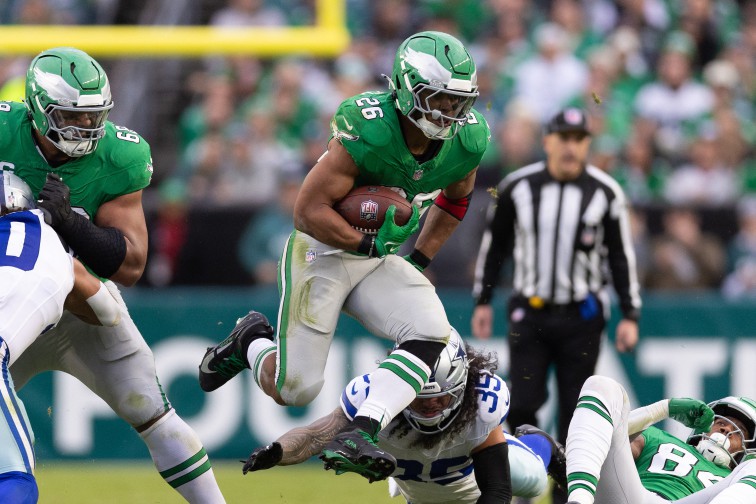 eagles-make-saquon-barkley-decision-with-nfl-rushing-record-on-the-line-vs.-giants