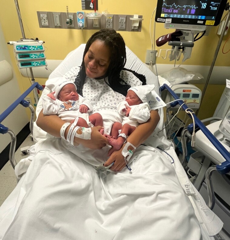 nyc’s-first-babies-of-2025!-adorable-twin-girls-born-just-after-midnight