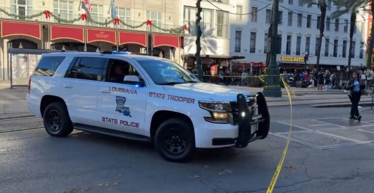 developing:-three-police-vehicles-speed-away-from-original-terror-attack-crime-scene-at-bourbon-street-after-loud-bang-(video)