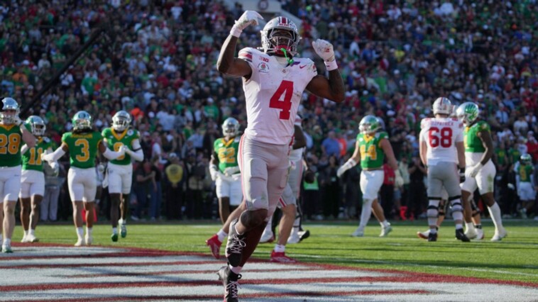 ohio-st-rolls-into-semis-with-rout-of-no.-1-ducks