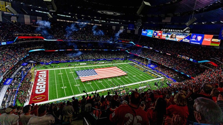 college-football-fans-launch-into-‘u-s-a!’-chant-after-moment-of-silence-for-victims-of-new-orleans-attack