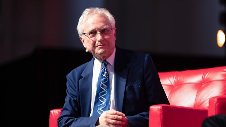 richard-dawkins-leaves-atheist-foundation-after-it-unpublishes-article-saying-gender-based-on-biology