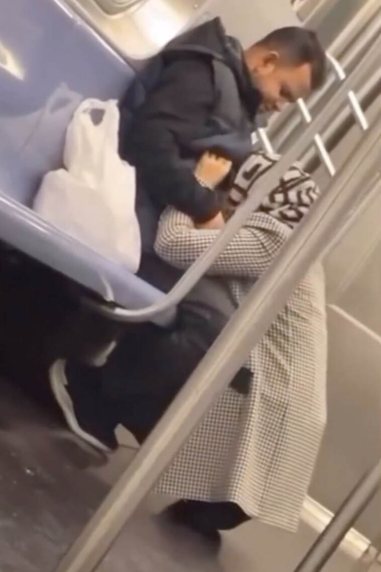 viral-video-seemingly-shows-couple-getting-freaky-on-nyc-subway:-‘allah’s-so-disappointed!’