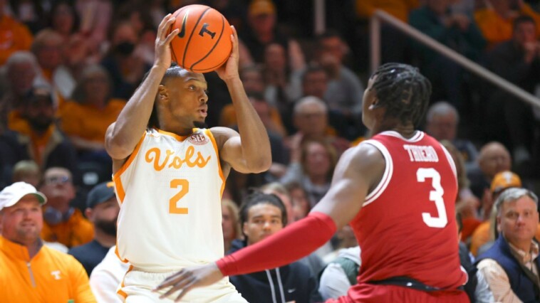 unbeaten-vols-strengthen-grip-on-no.-1-in-top-25