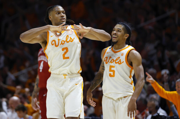 men’s-basketball-ap-poll:-tennessee-holds-strong-as-florida,-oklahoma-finally-drop