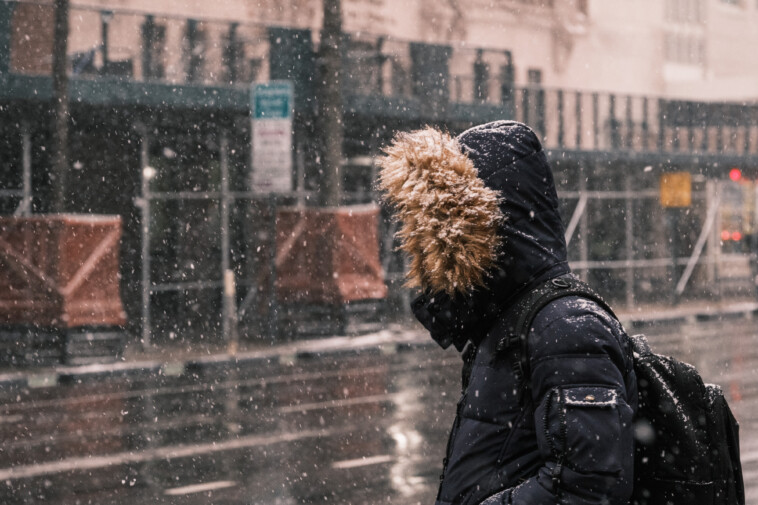 nyc’s-flurries-set-to-taper-off-before-evening-commute-—-but-get-set-for-long-term-big-chill