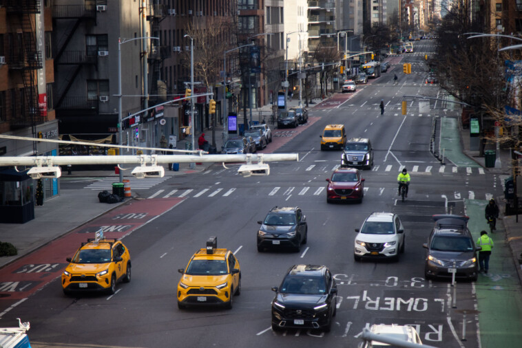 nyc-drivers-devise-clever-ways-to-conceal-license-plate-numbers-as-congestion-toll-takes-effect