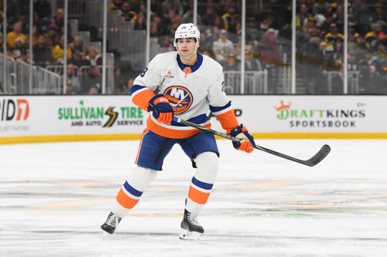 islanders-defensemen-utilizing-new-strategy-to-unlock-offense