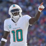 dolphins-gm:-hill-didn’t-ask-for-trade-in-meeting