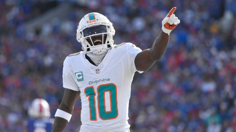 dolphins-gm:-hill-didn’t-ask-for-trade-in-meeting