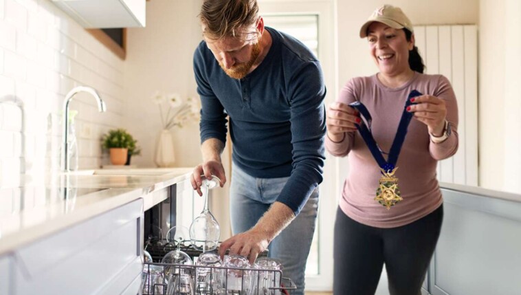 wife-bestows-medal-of-honor-on-husband-for-loading-dishwasher