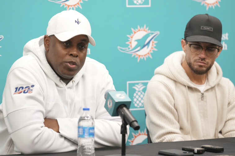 dolphins-gm-gives-tyreek-hill-update-after-star-declared-he’s-‘out’