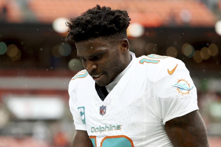 dolphins-gm-chris-grier:-tyreek-hill-‘never-asked-for-a-trade-with-me’