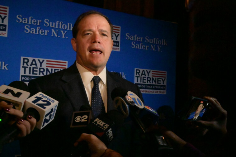 suffolk-county-da-ray-tierney-touts-work-on-fentanyl-crisis,-gilgo-beach-murders-as-he-announces-reelection-campaign