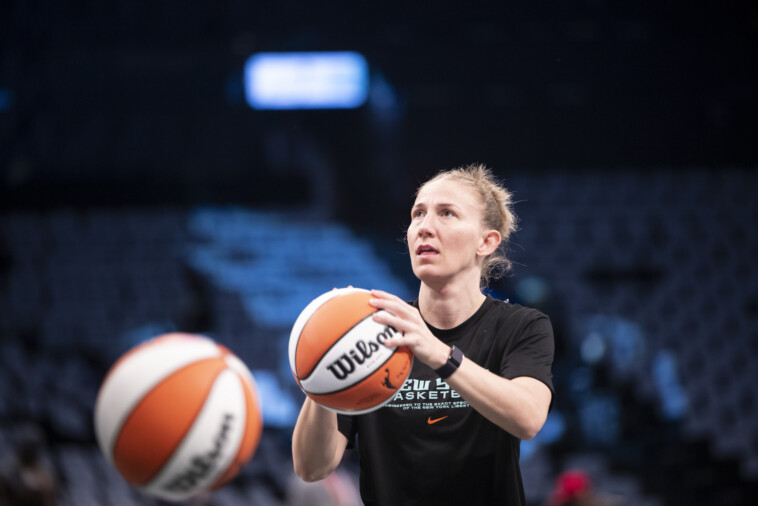 liberty-may-not-be-able-to-offer-courtney-vandersloot-what-she-needs-in-wnba-free-agency