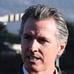 watch:-gavin-newsom-thanks-la.-mayor-karen-bass,-away-in-africa,-for-help-by-phone-during-fire