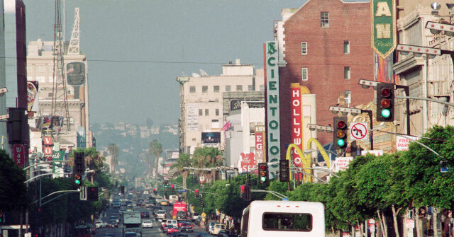 watch:-hollywood-streets-gridlock-amid-evacuations-from-sunset-fire