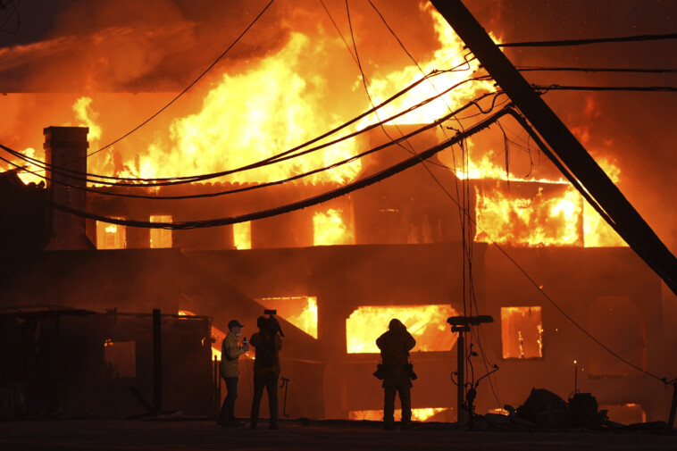 2-californians-arrested-trying-to-loot-evacuated-homes-during-la-wildfire:-‘you’re-going-to-be-caught’