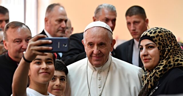 pope-francis:-migrants-are-not-‘a-problem-to-be-managed,’-‘ought-to-be-welcomed’