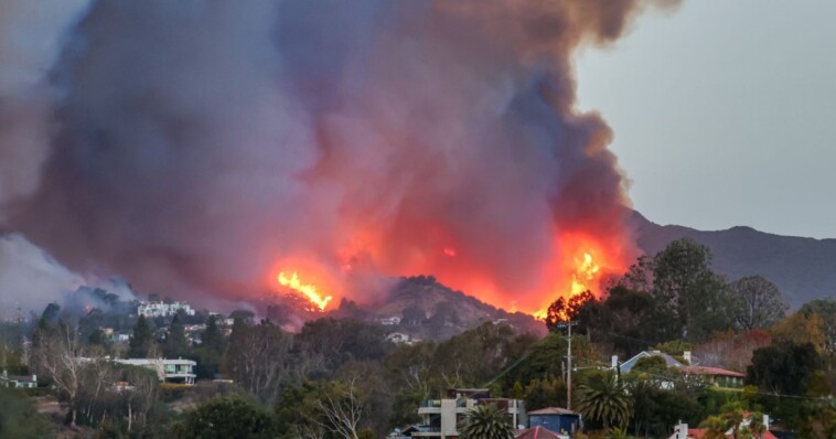 footage-of-california-wildfire-shows-entire-neighborhoods-completely-wiped-out,-goes-viral