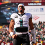 eagles’-jalen-hurts-clears-concussion-protocol,-available-for-wild-card-game-vs.-packers