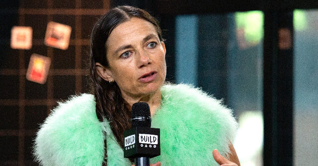 actress-justine-bateman-says-californians-are-learning-what-happens-when-you-elect-incompetent-democrats:-‘resign-out-of-shame’