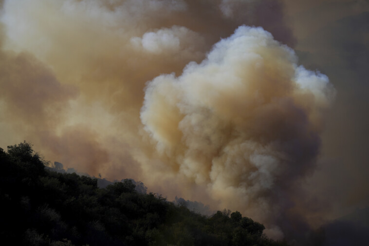 la-fires-could-be-fanned-by-strong-70-mph-winds-next-week,-meteorologists-warn:-‘can’t-let-your-guard-down’