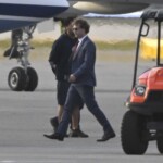 mark-zuckerberg-meets-with-trump-in-fla.,-parks-private-jet-next-to-president-elect’s-plane