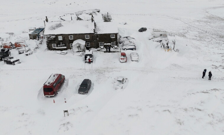 bar-guests,-staff-at-britain’s-highest-pub-rescued-after-being-snowed-in-for-5-days;-vow-to-remain-in-touch:-‘back-to-reality’