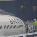 watch:-delta-passengers-evacuate-boeing-plane-during-engine-fire-at-atlanta-airport