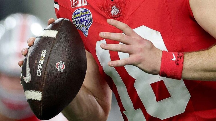 ohio-state-quarterback-will-howard’s-unusual-looking-hand-injury-sparks-concern-on-social-media