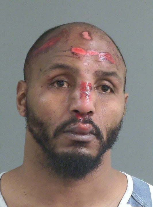 ex-nfl-star-robert-quinn-arrested-for-allegdly-fleeing-scene-of-a-multi-car-accident