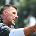 mike-vrabel-in-negotiations-to-be-patriots’-next-head-coach:-report