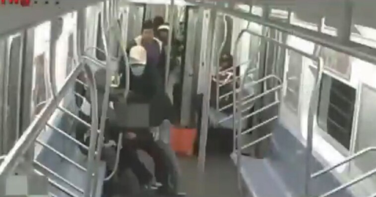 ny-subway:-homeless-man-sends-attackers-running-in-bloody-mess-as-authorities-fail-to-help