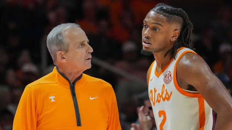 tennessee-men’s-basketball-coach-says-he-benched-top-scorer-for-failing-to-do-what-he’s-‘getting-paid-to-do’