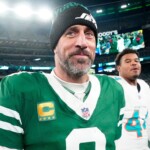 aaron-rodgers-still-has-‘a-lot-of-juice-left-in-the-tank,’-nfl-legend-brett-favre-says