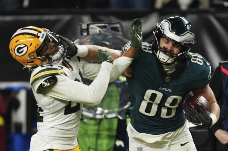 eagles-slug-their-way-past-packers-in-unsightly-wild-card-affair