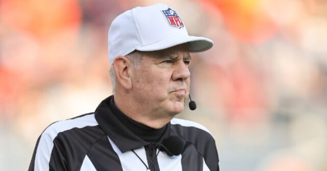 watch:-nfl-fans-irate-after-referee-bill-vinovich-appeared-to-apologize-to-josh-allen-for-bad-call