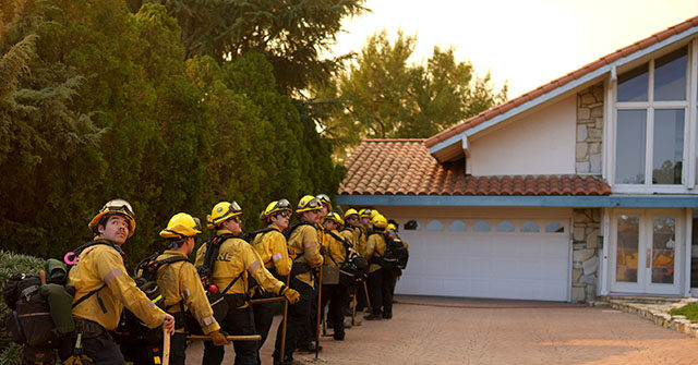 ‘tone-deaf’:-la.’s-wealthy-ripped-for-hiring-$2k-per-hour-private-firefighters