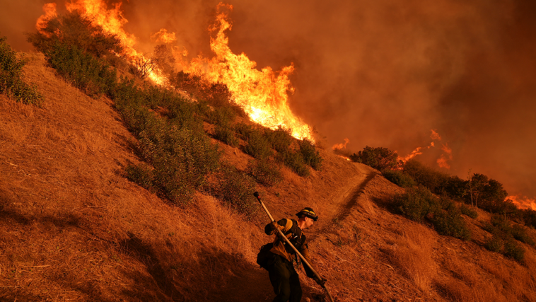 crews-gear-up-to-battle-a-ruthless-new-threat-in-california-wildfires-and-more-top-headlines